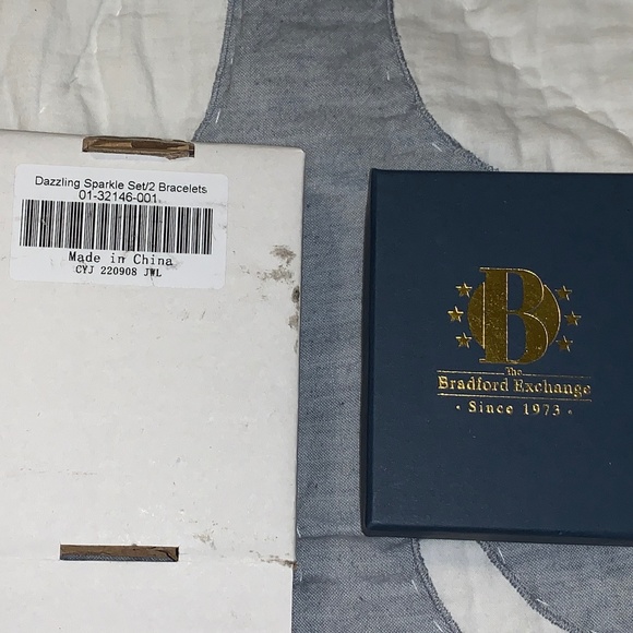 Bradford Exchange Pair of Disney Silver Bangle Bracelets - New in Box - Picture 3 of 7